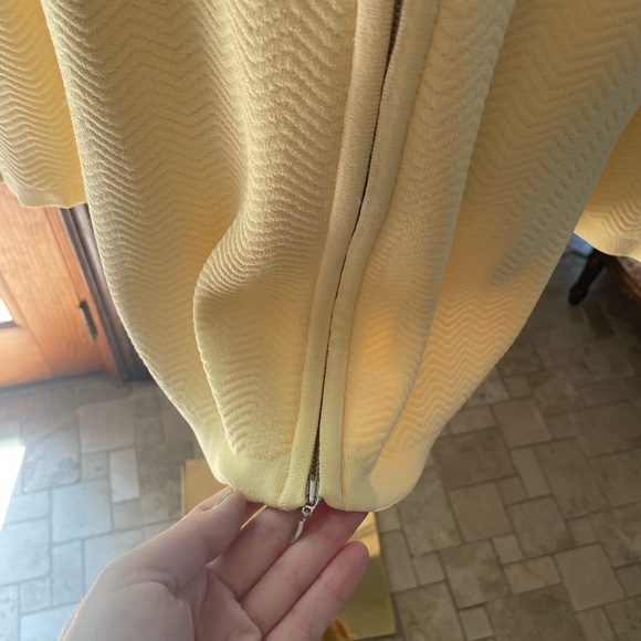 European Knit Yellow Luxury Zip-Up Sweater Like St John EUC Beautiful Large - Picture 10 of 10